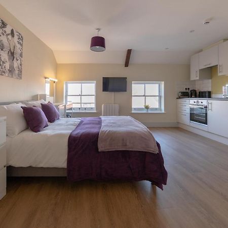 Isabella House - Hereford City Centre Aparthotel, By Rentmyhouse Экстерьер фото