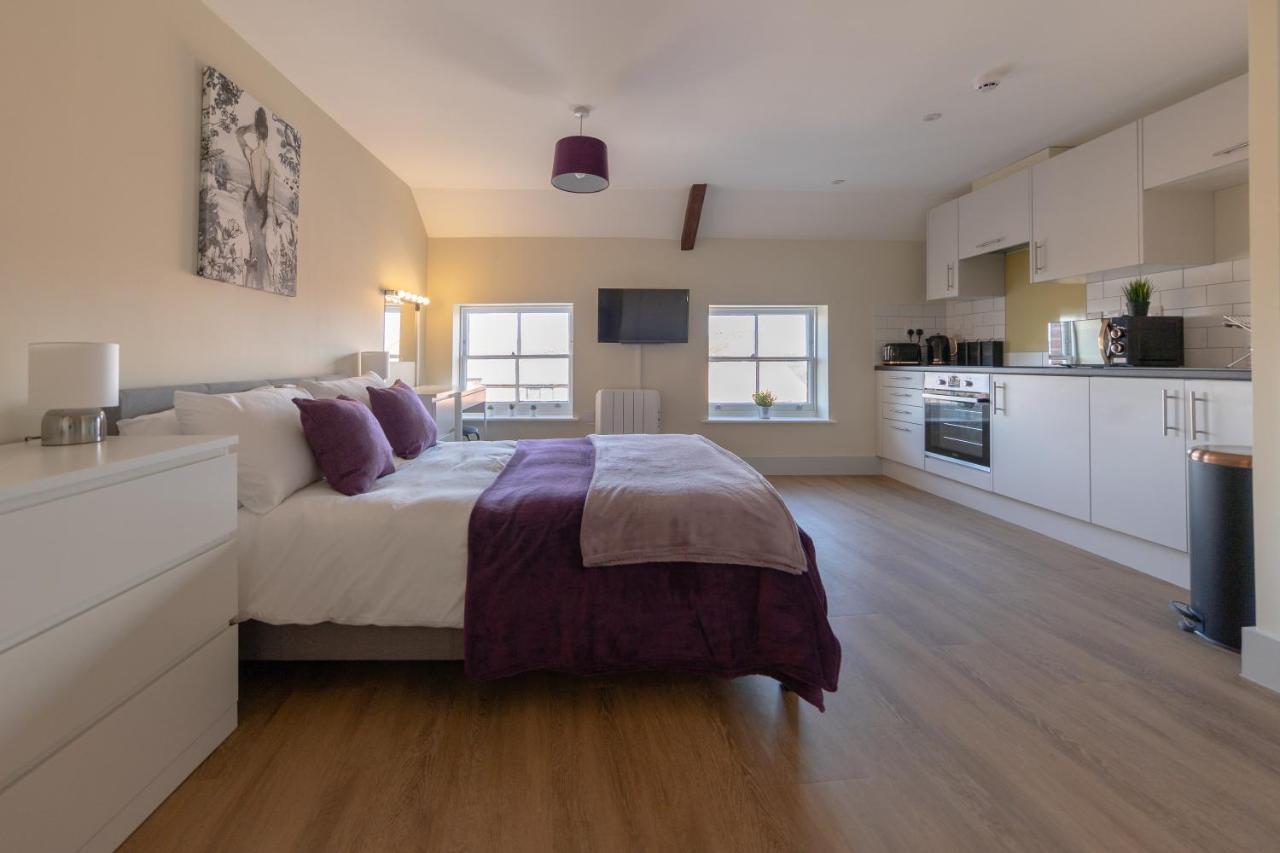 Isabella House - Hereford City Centre Aparthotel, By Rentmyhouse Экстерьер фото